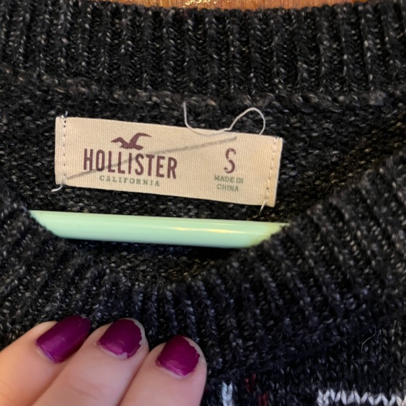 Hollister Sweater - Picture 3 of 4